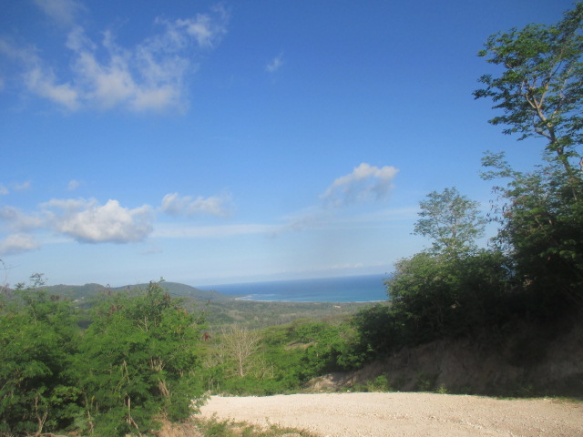 Teres, dipandang dari atas bukit