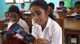 siswa membaca sebagai pintu masuk ke dunia pengetahuan