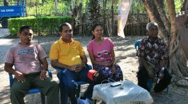 Melki Laka Lena (baju kuning)