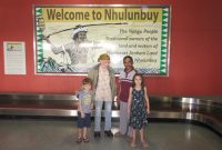 Bersama Prof. Dr. Joseph Grimes, Ph.D dan dua cucunya di Bandara Gove