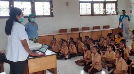 Moment ceramah dan diskusi tentang dokter kecil; Foto: dr.Arah Murni Ullu,S.Ked