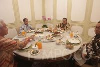 suasana jamuan makan Presiden Jokowi dan 3 capres, Sumber: https://nasional.tempo.co/