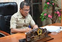 Bupati Kupang, Yosef Lede di ruang kerjanya.