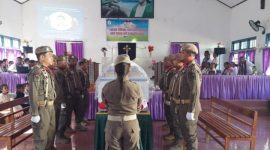 Ibadah pelepasan jenazah almarhum Dominggus Atimeta, S.H, di GMIT Betel Sanenu.