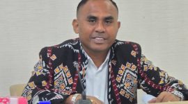 Anggota DPRD NTT Fraksi PSI, Simson Polin 