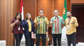 Gubernur NTT menerima audiens dengan tim Kompas Televisi 