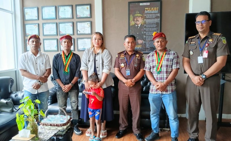 PMKRI Kupang mendampingi korban ke Kejaksaan Tinggi NTT.