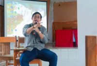 Dr. Efata F. B. Duarte saat menyampaikan materi pada kuliah umum di STIKUM Prof.Dr. Yohanes Usfunan, S.H.,M.H.