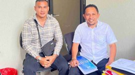 Mokris Lay bersama kuasa hukumnya Rian Van Frits Kapitan, S.H.,M.H