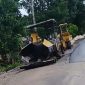 Alat berat yang ada di lokasi Proyek Preservasi Jalan Mollo Sujian di Kelurahan Fatukuoa.