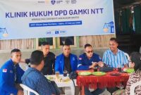 Tim Hukum DPD GAMKI NTT, Amos Lafu, SH., MH, Obet Djami, SH., MH, Ferdy Boimau, SH., MH, Hangri Pah, SH, saat memberikan pelayanan hukum di GMIT Siloam, Kecamatan Amabi Oefeto Timur, Kabupaten Kupang.