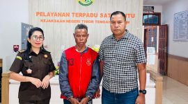 Kajari Kabupaten Kupang Yupiter Selan terlebih dahulu melaporkan penangkapan terpidana di wilayah hukum Kejaksaan Negara TTS.