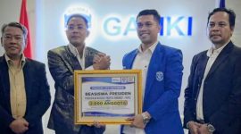 Penandatanganan kerjasama GAMKI dengan Dewan Pengacara Nasional Indonesia dan FHP Law School.