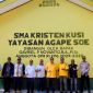 Anggota DPR RI, Gavriel Novanto berkunjung dan melihat langsung kondisi sekolah ruang kelas dan gedung yang dibangun oleh Novanto Center.