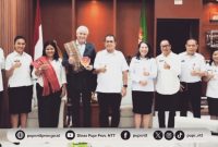 Gubernur NTT didampingi Kadis PUPR NTT menerima audiens CEO/Co-founder NIHI Sumba, James McBride.