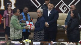 Penyerahan LKPJ Gubernur NTT Tahun 2025.