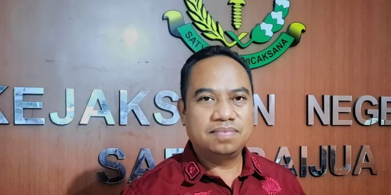 Kepala Seksi Tindak Pidana Khusus (Kasi Pidsus) Kejaksaan Negeri Sabu Raijua, Hendrik Tiip, S.H