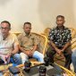 Korban Roni Hendra Naes bersama kuasa hukumnya Advokat Amos Lafu, S.H.,M.H dan Advokat Ferdianto Boimau, S.H.,M.H.