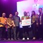 Bank NTT menyerahkan bantuan Dana CSR untuk Prosesi Paskah 2026 di Kabupaten Kupang.