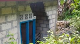 Rumah warga Desa Oeniko terdampak bencana tanah bergerak dan longsor.