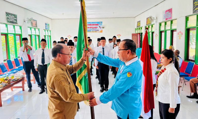 Ketua Umum Persatuan Bola Voli Seluruh Indonesia (PBVSI) NTT, Winston Neil Rondo lantik Pengurus Kabupaten (Pengkab) PBVSI Sumba Barat periode 2026–2030.