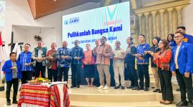 Pemotongan tumpeng pada Dies Natalis GAMKI ke-64 di GMIT Moria Liliba, Kota Kupang.