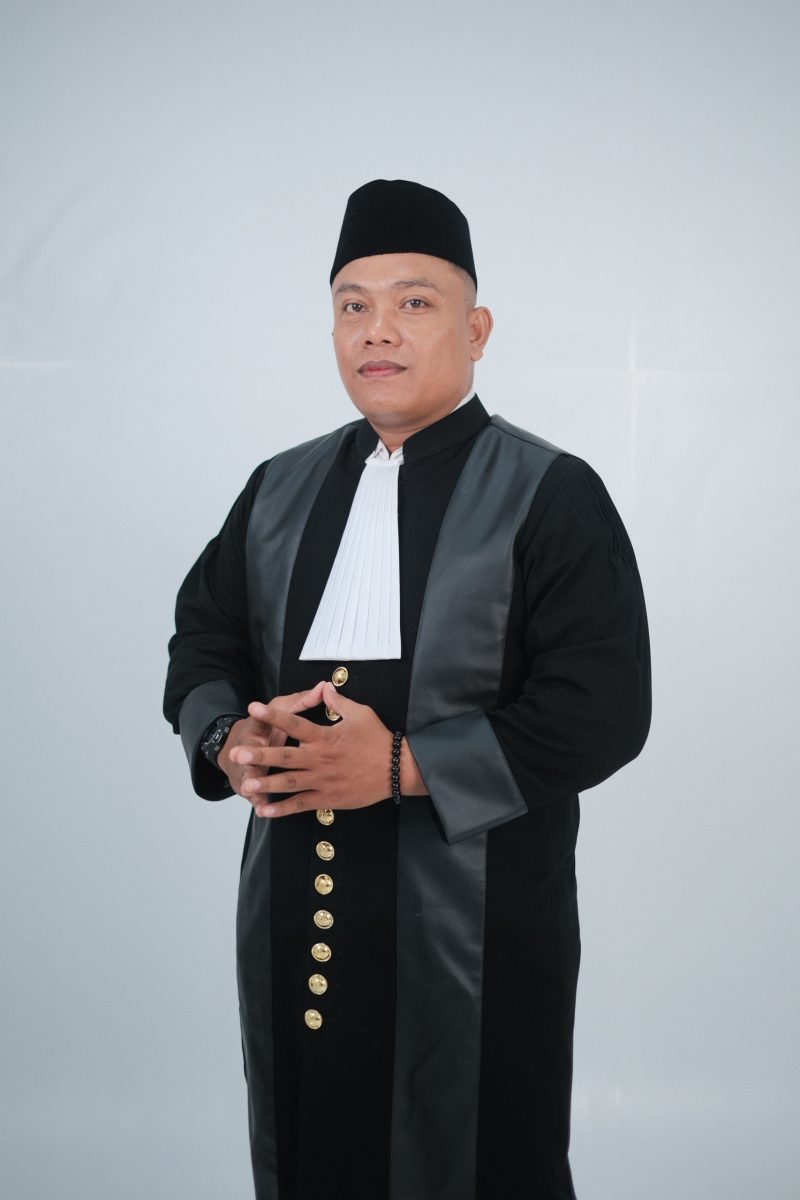 Chris M. Bani, S.H.
ft: Ansel Bani