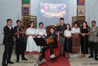 Siswa Kelas XII SMK Kesenian Elim Nekmese; foto: Ansel Bani; edit: ChatGPT
