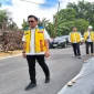 Kepala BPJN NTT, Janto ketika memantau proyek jalan di lapangan, guna memastikan kualitasnya benar sesuai spesifikasi pekerjaan.