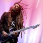 Brian Welch;
Sumber: https://guitar.com/ 