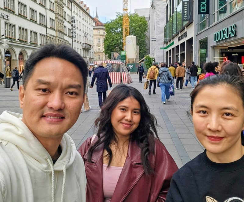 Ketua KADIN NTT, Bobby Lianto, Intan Riwu dan Yuliana Nesia Angelina di Kota Munich, Jerman.