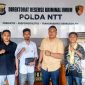 Tim Hukum Keluarga Vika Serwutun datangi Dirkrimum Polda NTT menyerahkan Memorandum Hukum kepada Wasidik.