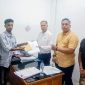 Tim kuasa menyerahkan memorandum hukum kepada Wasidik Dirkrimum Polda NTT.