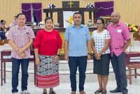 (ki-ka) Pdt.Yefta H. Bani, Suhartini, Pdt. Dody Octovianus (KMK Kupang Barat); Pdt.Laura I.D.Tanesab dan Bapak De Fretes; ft: Kiriman Pdt. Yefta