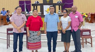 (ki-ka) Pdt.Yefta H. Bani, Suhartini, Pdt. Dody Octovianus (KMK Kupang Barat); Pdt.Laura I.D.Tanesab dan Bapak De Fretes; ft: Kiriman Pdt. Yefta