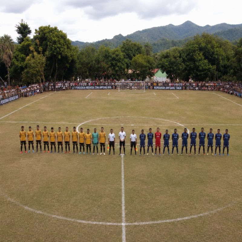 Suasana di Lapangan Sepakbola; ft: Arni