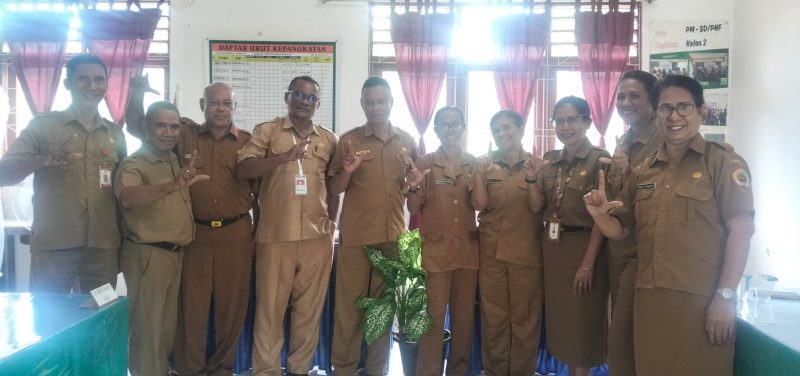 Pengawas & para Kepala SD se-Kec.Semau; ft: Herman Ng