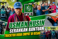 Usman Husin serahkan bantuan hand traktor di Oesao, Kabupaten Kupang.