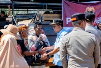 Gubernur NTT, Emanuel Melkiades Laka Lena berada di lokasi Gempa Flores.