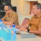 Bupati Kupang, Yosef Lede pimpin rapat pembahasan strategi merumuskan sumber pendapatan baru.