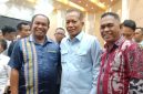Ketua Pengurus KSP KOPDIT Swasti Sari, Wilhelmus Geri, S.Pd, M.M didampingi Sekretaris Pengurus, Drs. Frans Ola Krowin, saat pose bersama Menteri Koperasi RI, Ferry Juliantono (tengah) belum lama ini.