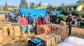 KADIN NTT melalui kepengurusan di daerah salurkan bantuan langsung berupa sembako dan genset untuk korban gempa di Flores.