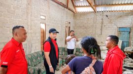 Stevano Rizki Adranacus hadir langsung di lokasi gempa memastikan setiap harapan didengar langsung dari warga terdampak.