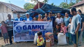 Penyaluran bantuan dari GAMKI untuk korban Gempa Flores.