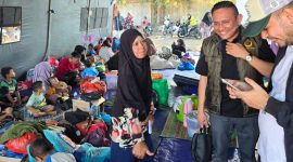 Ketua DPW PBB, Saktico Ch. Masneno melihat langsung kondisi warga terdampak gempa di tenda pengungsian.