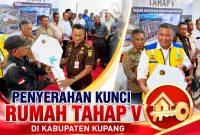 Penyerahan kunci rumah tahap terakhir bagi eks pejuang di Kabupaten Kupang oleh Kementerian PU.