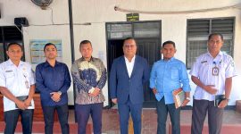 Keterangan foto: Usai persidangan, Pemda TTU melalui kuasa hukumnya menghadirkan sejumlah saksi dan ahli dalam perkara tersebut.