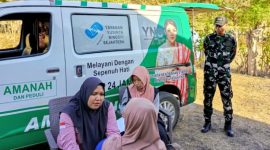 Yayasan YNS melakukan pemeriksaan kesehatan gratis bagi warga terdampak gempa Flores.