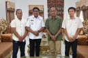 Anggota Komisi IV DPR RI Fraksi PKB, Usman Husin, bertemu Bupati Sumba Timur, Umbu Lili Pekuwali, di Rumah Jabatan Bupati Sumba Timur, bahas kebutuhan petani.