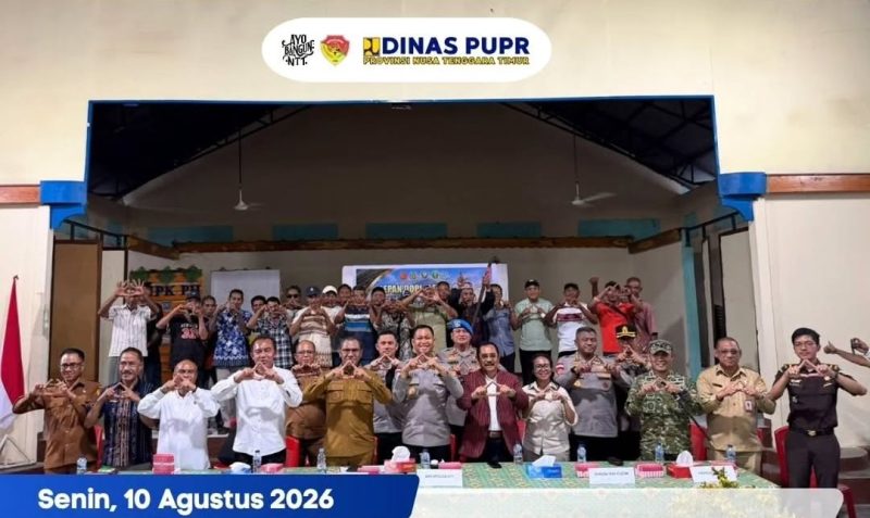 Foto bersama usai penandatanganan Komitmen Damai dan Sumpah Adat masyarakat di Adonara Timur.